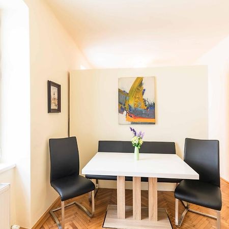 Ferienwohnung Klangturm Im Zentrum Санкт Пьолтен Екстериор снимка